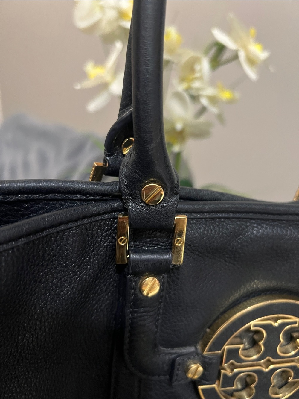 Tory Burch Amanda Black Pebbled Leather Tote retail $495 EUC - Picture 11 of 11